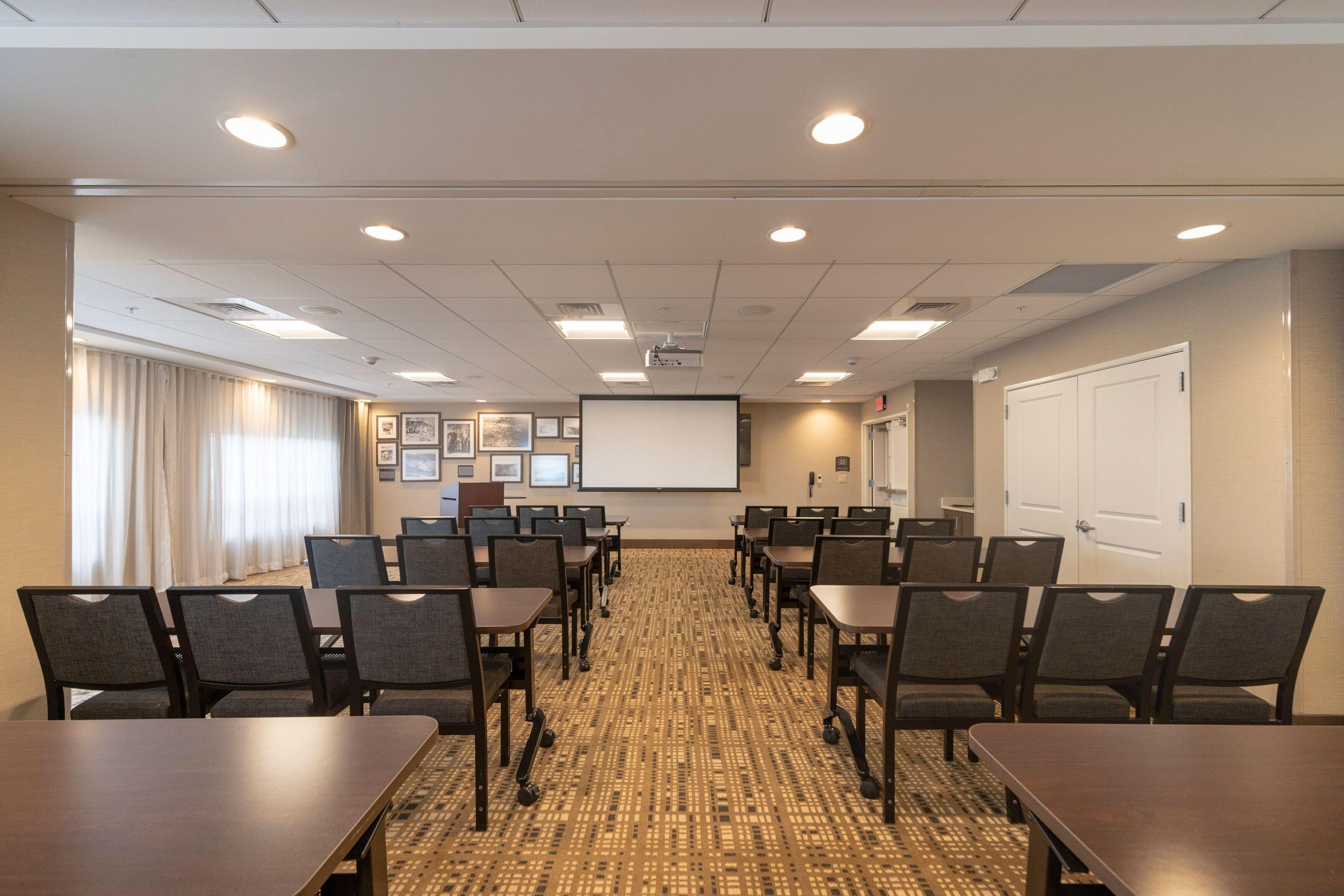 Staybridge Suites Marquette, an IHG Hotel Extérieur photo