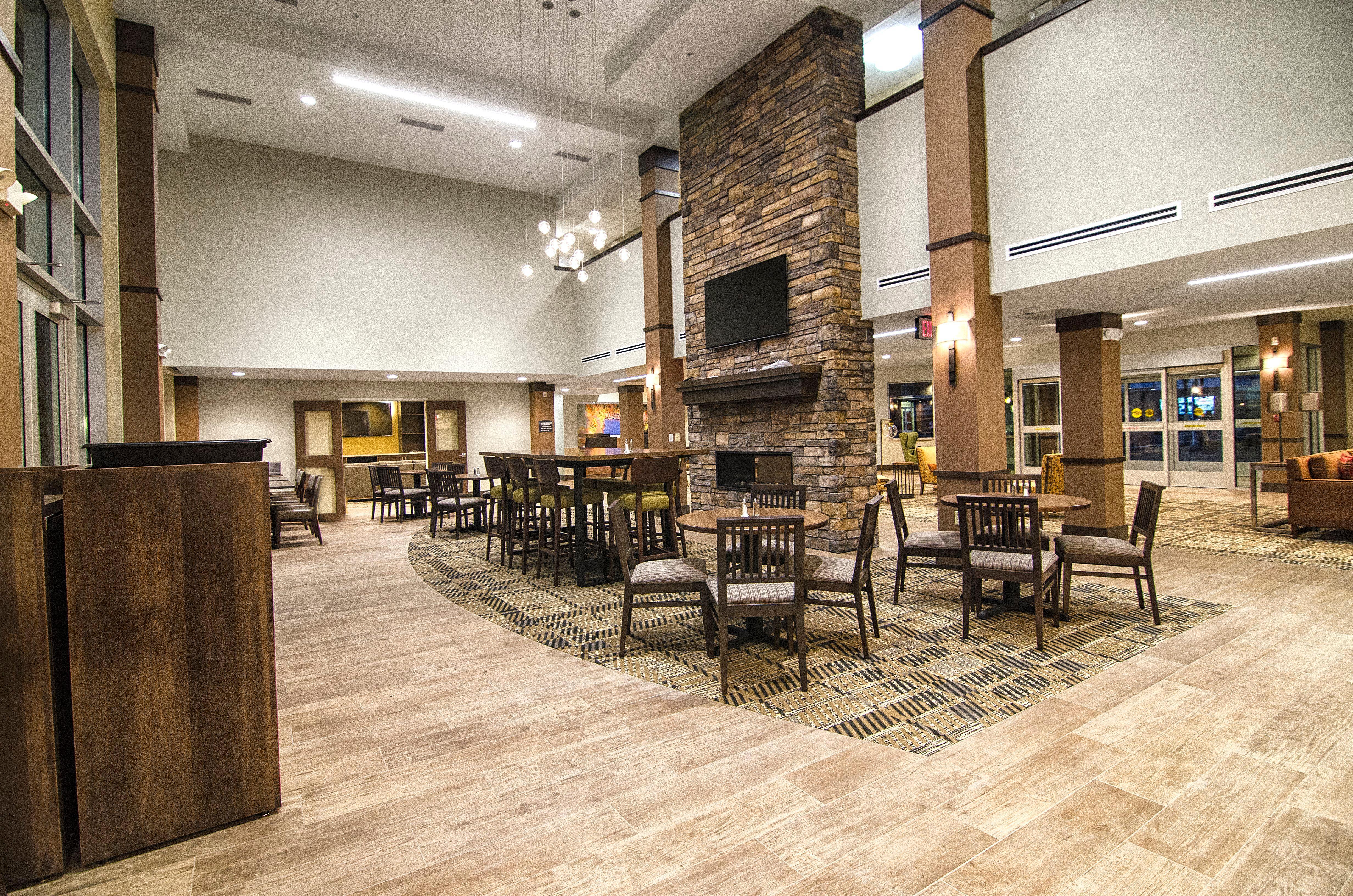 Staybridge Suites Marquette, an IHG Hotel Extérieur photo